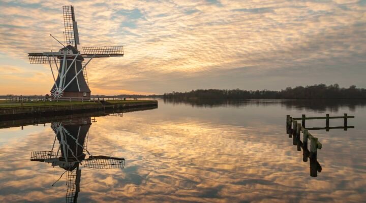 Cold december afternoon - Helpermolen Paterswoldse Meer