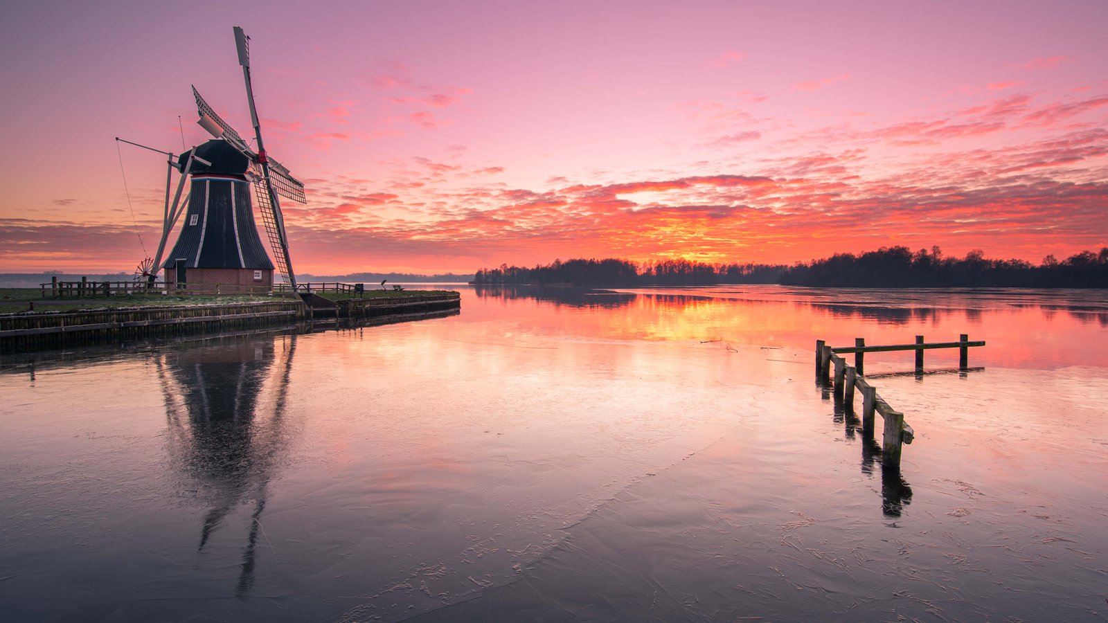 Helpermolen - Paterswoldse Meer - Prachitge foto