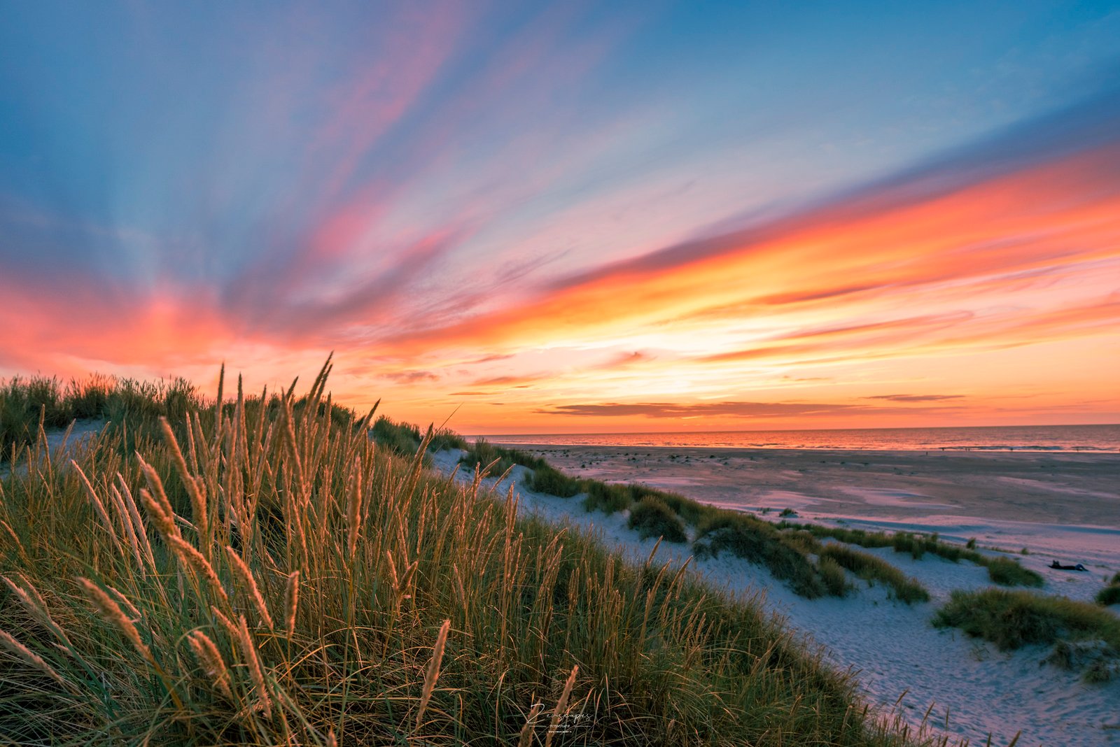 Zonsondergang op Terschelling bij Midsland aan Zee